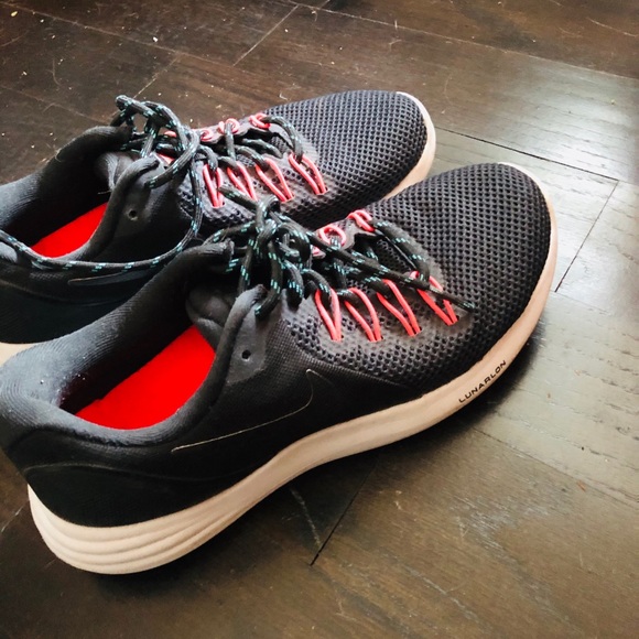 Nike Shoes - Nike Lunarlon Tennis Shoes - Size 6